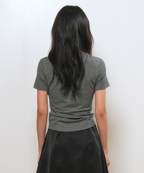 GENERAL IDEA(ジェネラルアイデア)の「【GENERAL IDEA】アセテート ラウンドネック半袖Tシャツ / ACETATE ROUND NECK T-SHIRT(Tシャツ/カットソー・レディース・ホワイト/チャコール/ブラック・S/M/L)」の20枚目の写真