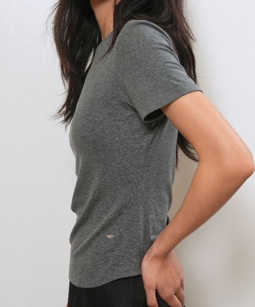 GENERAL IDEA(ジェネラルアイデア)の「【GENERAL IDEA】アセテート ラウンドネック半袖Tシャツ / ACETATE ROUND NECK T-SHIRT(Tシャツ/カットソー・レディース・ホワイト/チャコール/ブラック・S/M/L)」の19枚目の写真