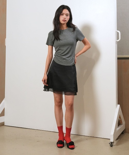 GENERAL IDEA(ジェネラルアイデア)の「【GENERAL IDEA】アセテート ラウンドネック半袖Tシャツ / ACETATE ROUND NECK T-SHIRT(Tシャツ/カットソー・レディース・ホワイト/チャコール/ブラック・S/M/L)」の21枚目の写真
