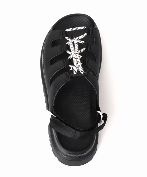 UGG（アグ）の「【UGG/アグ】W GOLDENGLOW TOGGLE：サンダル（サンダル・レディース・ブラック・22cm/23cm/24cm/25cm）」の14枚目の写真