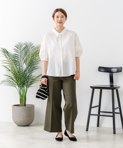 fort point(フォーポイント)の「【C-FORTPOINT/フォートポイント】【上品 高見え刺繍】袖刺繍ブラウス 綿100% 花模様 大人可愛い きれいめ 通勤 お出かけ(シャツ/ブラウス・レディース・ブラック/グレー/オフホワイト/ピンク/グリーン・FREE)」の12枚目の写真