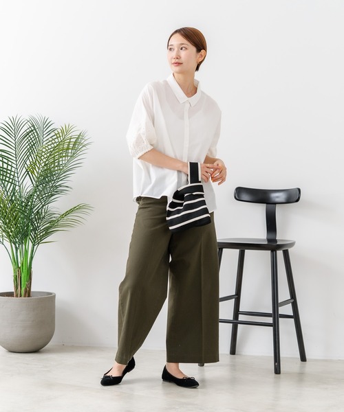 fort point(フォーポイント)の「【C-FORTPOINT/フォートポイント】【上品 高見え刺繍】袖刺繍ブラウス 綿100% 花模様 大人可愛い きれいめ 通勤 お出かけ(シャツ/ブラウス・レディース・ブラック/グレー/オフホワイト/ピンク/グリーン・FREE)」の8枚目の写真