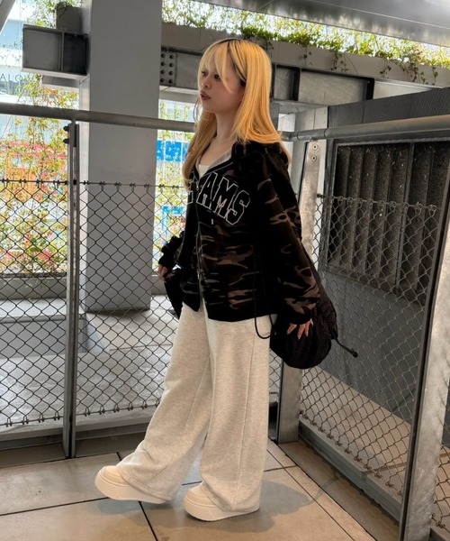 Another Branch olive des olive(アナザーブランチオリーブデオリーブ)の「配色BIGロゴZIPパーカー(パーカー・レディース・サックスブルー/トップグレー/オートミール/カモフラージュ/ネイビー/ピンク/グレー系その他2・FREE)」の13枚目の写真
