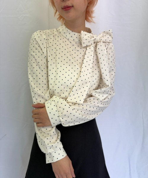 Alite cloth(アリーテクロス)の「ドットリボンハイネックトップス(シャツ/ブラウス・レディース・ホワイト/ブラック・M/S/L)」の2枚目の写真
