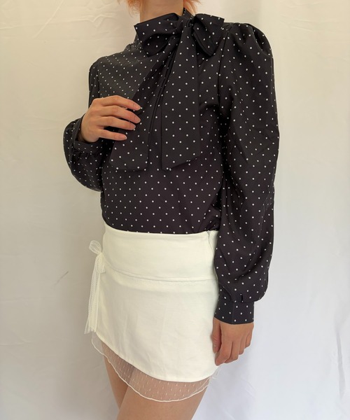 Alite cloth(アリーテクロス)の「ドットリボンハイネックトップス(シャツ/ブラウス・レディース・ホワイト/ブラック・M/S/L)」の6枚目の写真