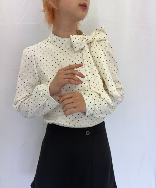 Alite cloth(アリーテクロス)の「ドットリボンハイネックトップス(シャツ/ブラウス・レディース・ホワイト/ブラック・M/S/L)」の8枚目の写真