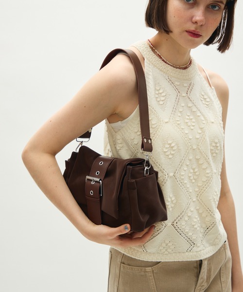 full/fill.(フルフィル)の「front belt square shoulder bag / フロントベルトスクエアショルダーバッグ(ショルダーバッグ・レディース・ブラック/ブラウン・FREE)」の8枚目の写真