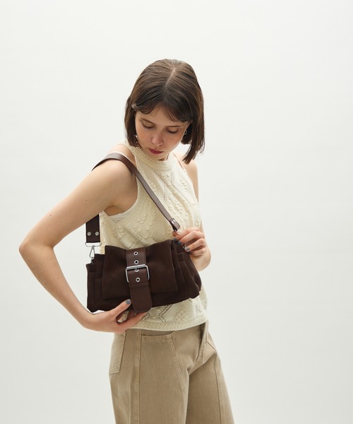 full/fill.(フルフィル)の「front belt square shoulder bag / フロントベルトスクエアショルダーバッグ(ショルダーバッグ・レディース・ブラック/ブラウン・FREE)」の11枚目の写真