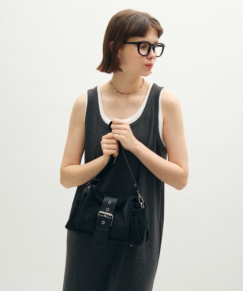 full/fill.(フルフィル)の「front belt square shoulder bag / フロントベルトスクエアショルダーバッグ(ショルダーバッグ・レディース・ブラック/ブラウン・FREE)」の5枚目の写真
