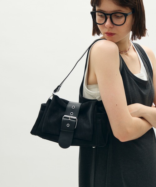 full/fill.(フルフィル)の「front belt square shoulder bag / フロントベルトスクエアショルダーバッグ(ショルダーバッグ・レディース・ブラック/ブラウン・FREE)」の3枚目の写真