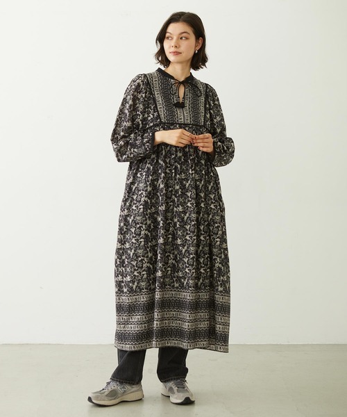 MILKFED.（ミルクフェド）の「PRINTED TASSEL TIE DRESS（ワンピース・レディース・ブラック/レッド/ブルー・ONE SIZE）」の14枚目の写真