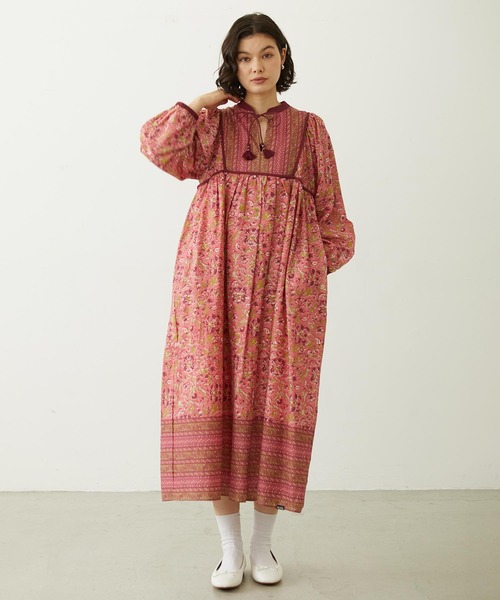 MILKFED.（ミルクフェド）の「PRINTED TASSEL TIE DRESS（ワンピース・レディース・ブラック/レッド/ブルー・ONE SIZE）」の21枚目の写真