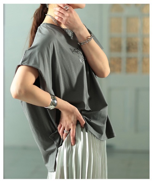 Sawa a la mode(サワアラモード)の「箔プリント接触冷感タックショルダーTシャツ(Tシャツ/カットソー・レディース・オレンジ/オフホワイト/グレー・FREE)」の6枚目の写真