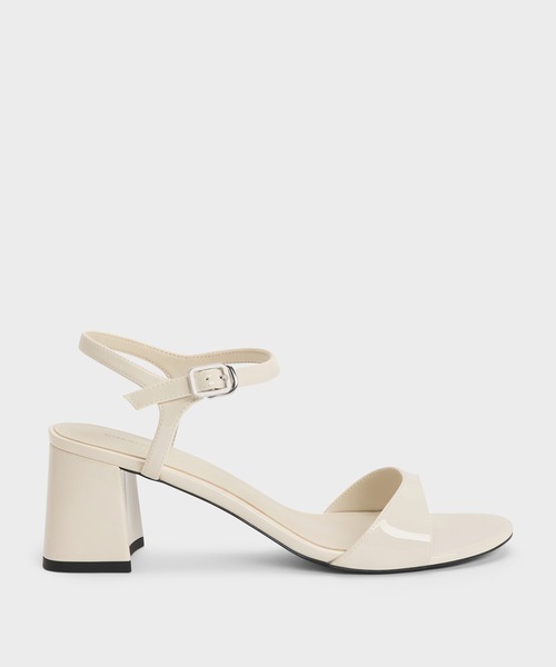 CHARLES & KEITH(チャールズ & キース)の「Betty ベティ ブロックヒール サンダル(サンダル・レディース・ダークブラウン/オフホワイト/ブラック系その他6/シルバー系その他・24.5cm/23.5cm/23cm/22.5cm/25.5cm/25cm)」の2枚目の写真
