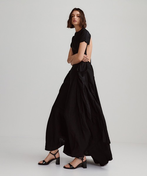 CHARLES & KEITH(チャールズ & キース)の「Betty ベティ ブロックヒール サンダル(サンダル・レディース・ダークブラウン/オフホワイト/ブラック系その他6/シルバー系その他・24.5cm/23.5cm/23cm/22.5cm/25.5cm/25cm)」の3枚目の写真