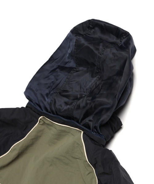 IRISHMAN(アイリッシュマン)の「【IRISHMAN/アイリッシュマン】【AERO】Full Zip Pocketable Hoodie / 強撥水ナイロンポケッタブルフーディー ジャケットフード付き(UNISEX)(ブルゾン・メンズ・ブラック/カーキ・X-LARGE/LARGE/MEDIUM/SMALL)」の8枚目の写真