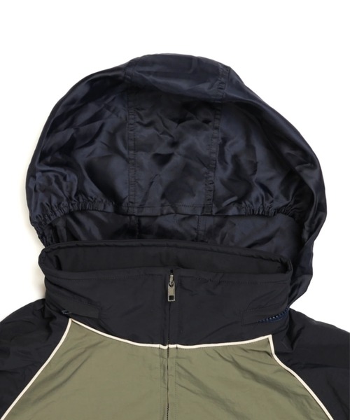 IRISHMAN(アイリッシュマン)の「【IRISHMAN/アイリッシュマン】【AERO】Full Zip Pocketable Hoodie / 強撥水ナイロンポケッタブルフーディー ジャケットフード付き(UNISEX)(ブルゾン・メンズ・ブラック/カーキ・X-LARGE/LARGE/MEDIUM/SMALL)」の9枚目の写真