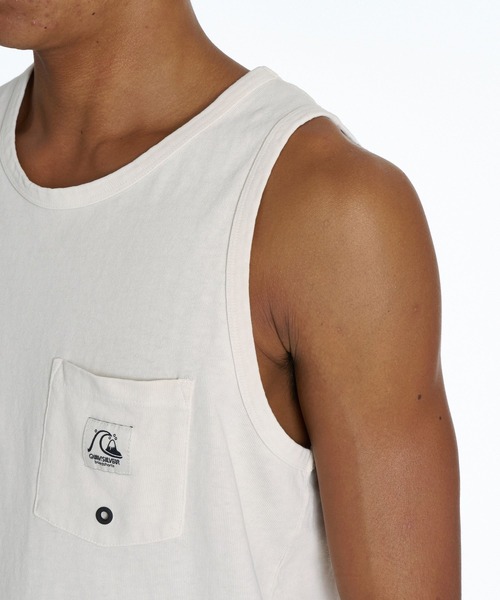 Quiksilver（クイックシルバー）の「QUIKSILVER メンズ DNA BUBBLE TANK タンクトップ ワンポイント レギュラーフィット【2026年夏モデル】（タンクトップ・メンズ・ブラック/アイボリー/レッド・X-LARGE/LARGE/MEDIUM）」の7枚目の写真