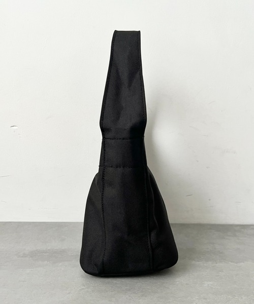 THE NORTH FACE(ザノースフェイス)の「THE NORTH FACE(ザ・ノースフェイス)/ミニトート ミニバッグ お散歩バッグ/WL TRIG BAG MINI(ハンドバッグ・レディース・クリーム/ブラック・FREE)」の21枚目の写真