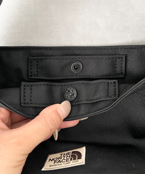 THE NORTH FACE(ザノースフェイス)の「THE NORTH FACE(ザ・ノースフェイス)/ミニトート ミニバッグ お散歩バッグ/WL TRIG BAG MINI(ハンドバッグ・レディース・クリーム/ブラック・FREE)」の17枚目の写真