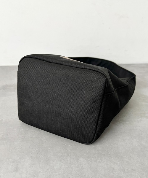 THE NORTH FACE(ザノースフェイス)の「THE NORTH FACE(ザ・ノースフェイス)/ミニトート ミニバッグ お散歩バッグ/WL TRIG BAG MINI(ハンドバッグ・レディース・クリーム/ブラック・FREE)」の22枚目の写真