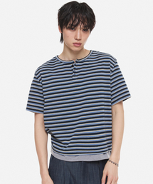DNSR（ディーエヌエスアール）の「レイヤードストライプヘンリーネックネイビー（Tシャツ/カットソー）」
