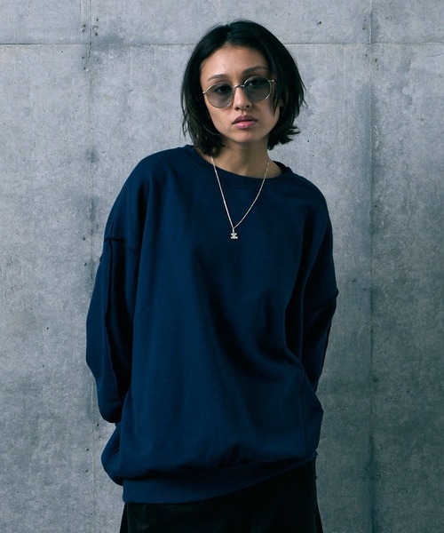 VIRGOwearworks(ヴァルゴウェアワークス)の「CURVEFORM SWEAT(スウェット・メンズ・ブラック/ネイビー/グレイッシュベージュ・2/3/4)」の3枚目の写真