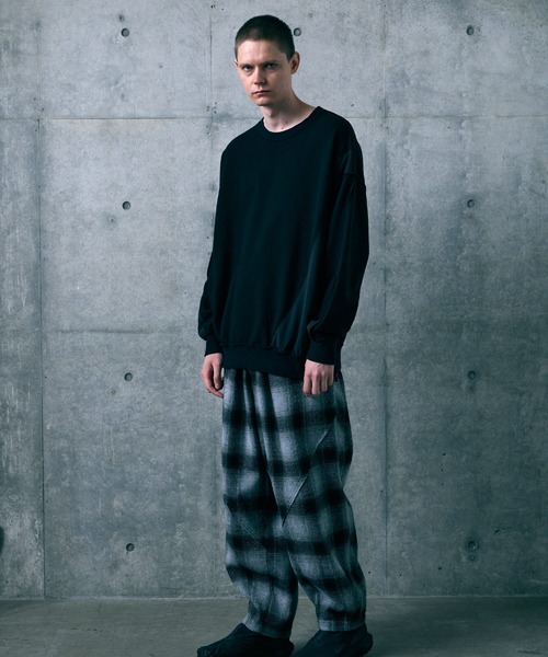 VIRGOwearworks(ヴァルゴウェアワークス)の「CURVEFORM SWEAT(スウェット・メンズ・ブラック/ネイビー/グレイッシュベージュ・2/3/4)」の18枚目の写真