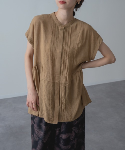 refinedworks(リファインドワークス)の「【refinedworks】チュニック 丈の フレンチ タック ブラウス(シャツ/ブラウス・レディース・キャメル/チャコールグレー・FREE)」の3枚目の写真
