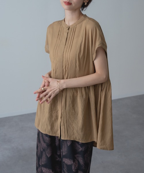 refinedworks(リファインドワークス)の「【refinedworks】チュニック 丈の フレンチ タック ブラウス(シャツ/ブラウス・レディース・キャメル/チャコールグレー・FREE)」の4枚目の写真