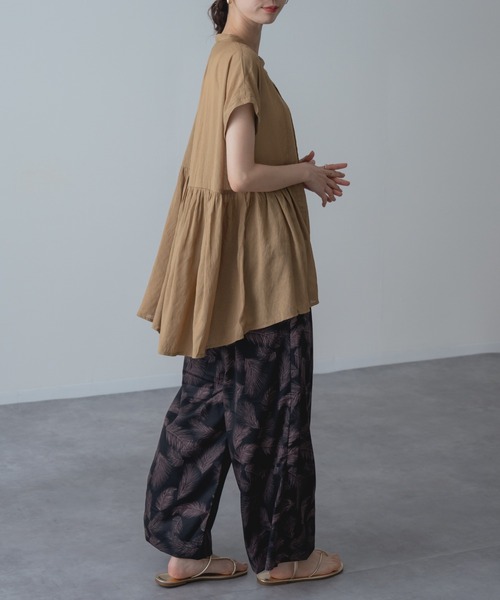 refinedworks(リファインドワークス)の「【refinedworks】チュニック 丈の フレンチ タック ブラウス(シャツ/ブラウス・レディース・キャメル/チャコールグレー・FREE)」の15枚目の写真