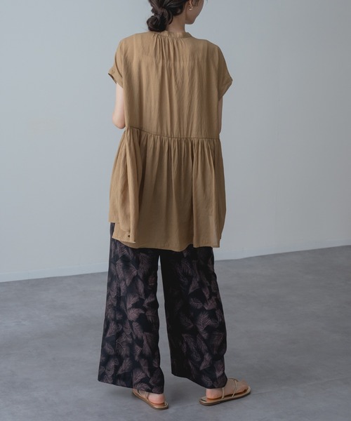 refinedworks(リファインドワークス)の「【refinedworks】チュニック 丈の フレンチ タック ブラウス(シャツ/ブラウス・レディース・キャメル/チャコールグレー・FREE)」の16枚目の写真