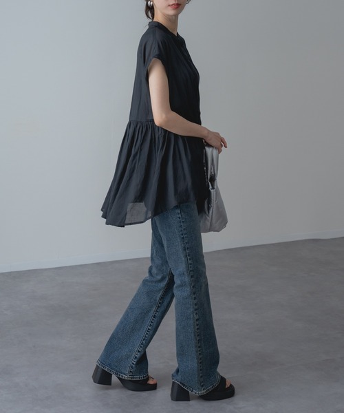 refinedworks(リファインドワークス)の「【refinedworks】チュニック 丈の フレンチ タック ブラウス(シャツ/ブラウス・レディース・キャメル/チャコールグレー・FREE)」の20枚目の写真