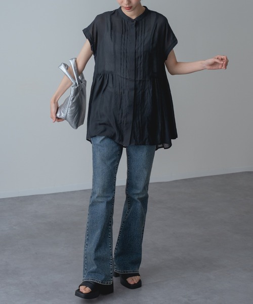 refinedworks(リファインドワークス)の「【refinedworks】チュニック 丈の フレンチ タック ブラウス(シャツ/ブラウス・レディース・キャメル/チャコールグレー・FREE)」の22枚目の写真