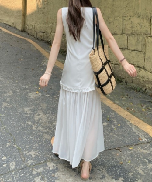 Aelina(エリナ)の「異素材切り替えノースリーブワンピース(ワンピース・レディース・オフホワイト/ネイビー・FREE)」の8枚目の写真