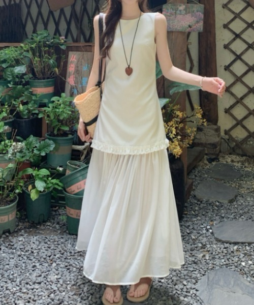 Aelina(エリナ)の「異素材切り替えノースリーブワンピース(ワンピース・レディース・オフホワイト/ネイビー・FREE)」の10枚目の写真