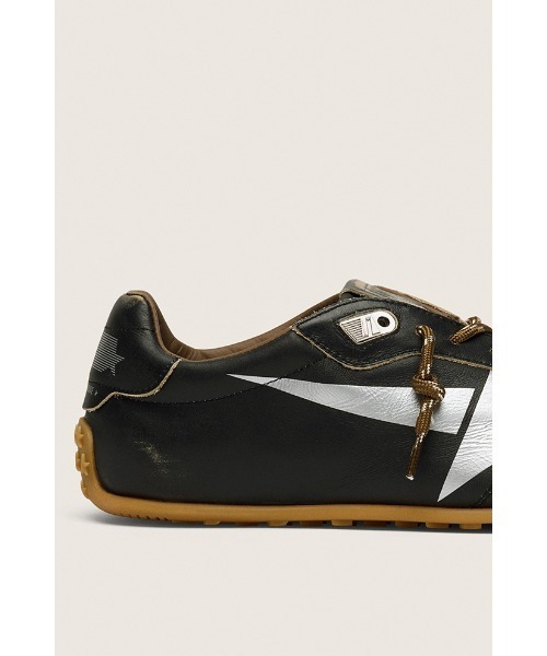 GOLDEN GOOSE(ゴールデングース)の「Marathon Speed レディース レザーアッパー(ブラック)&シルバースター(スニーカー・レディース・ブラック・38/39/35/36/37)」の3枚目の写真
