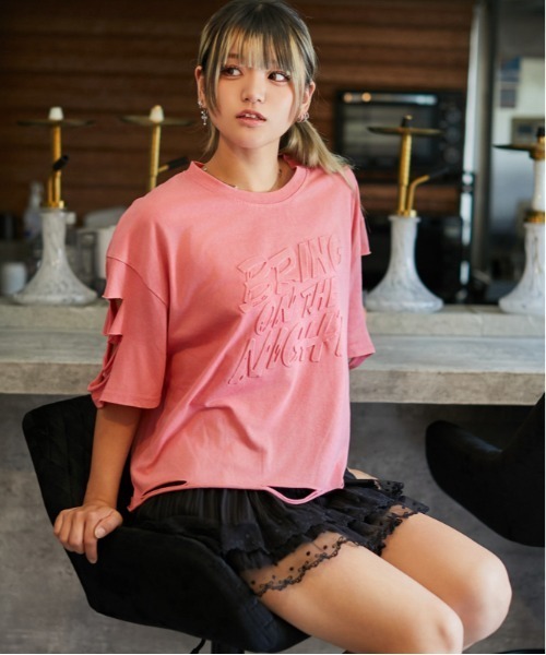 GORGE(ゴージ)の「《ダメージ加工・抜け感》エンボスロゴTシャツ/ストリート×モード/春夏/全3色(Tシャツ/カットソー・レディース・ピンク/チャコール/ブルー・F)」の1枚目の写真