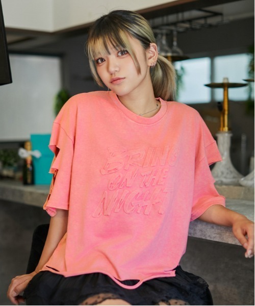 GORGE(ゴージ)の「《ダメージ加工・抜け感》エンボスロゴTシャツ/ストリート×モード/春夏/全3色(Tシャツ/カットソー・レディース・ピンク/チャコール/ブルー・F)」の5枚目の写真