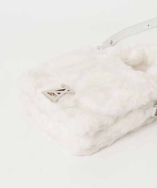 STUDIOUS（ステュディオス）の「【ANREALAGE】PHOTOCHROMIC AZ LOGO FUR BAG（トートバッグ・メンズ・ホワイト・FREE）」の3枚目の写真