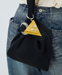 TOGA（トーガ）の「【TOGA PULLA/トーガプルラ】Triangle charm VIVI/トライアングルチャームVIVI（コインケース）」