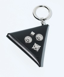 TOGA（トーガ）の「【TOGA PULLA/トーガプルラ】Triangle charm VIVI/トライアングルチャームVIVI（コインケース）」