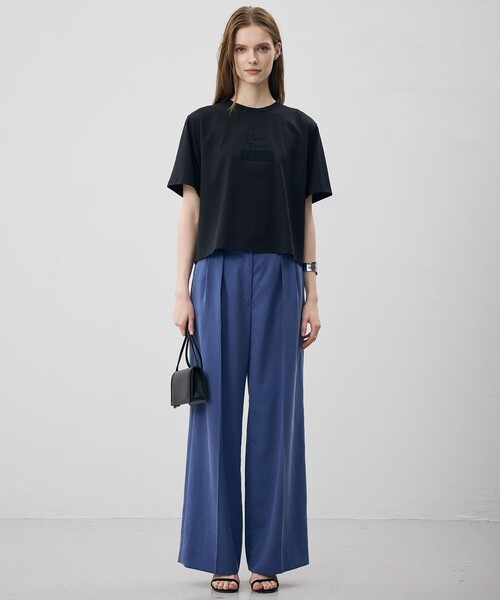 ICB(アイシービー)の「クロップド ロゴTEE(レタードプリント)(Tシャツ/カットソー・レディース・アイボリー系1/ブラック系1・SMALL)」の4枚目の写真