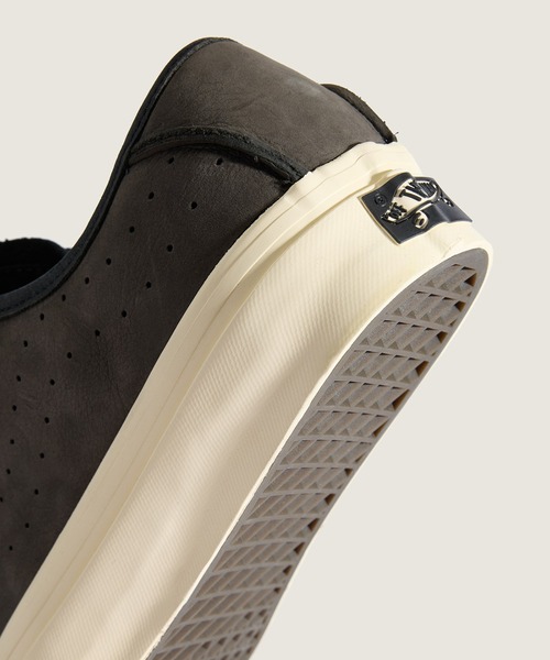 VANS(バンズ)の「VANS PREMIUM SF モック ロー / LX Carver Low PONY HAIR Black/ VN000Z3XGBA1(モカシン/デッキシューズ・メンズ・ブラック・10.5/10/9.5/9/8.5/11/8)」の5枚目の写真