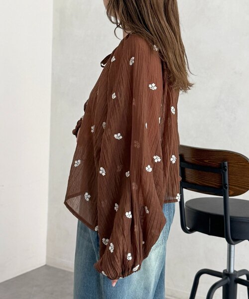 CPCM（シーピーシーエム）の「【前後2WAY】刺繍ワッシャー前リボンブラウス（シャツ/ブラウス・レディース・オフホワイト/ブラウン/ブラック/アイボリー・FREE）」の8枚目の写真