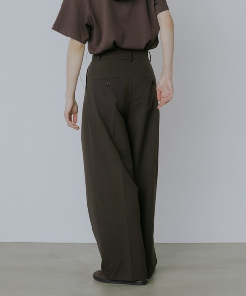 lit(リット)の「Double Tuck Straight Pants(スラックス・レディース・チャコールグレー/ブラック/ベージュ・38/36)」の19枚目の写真