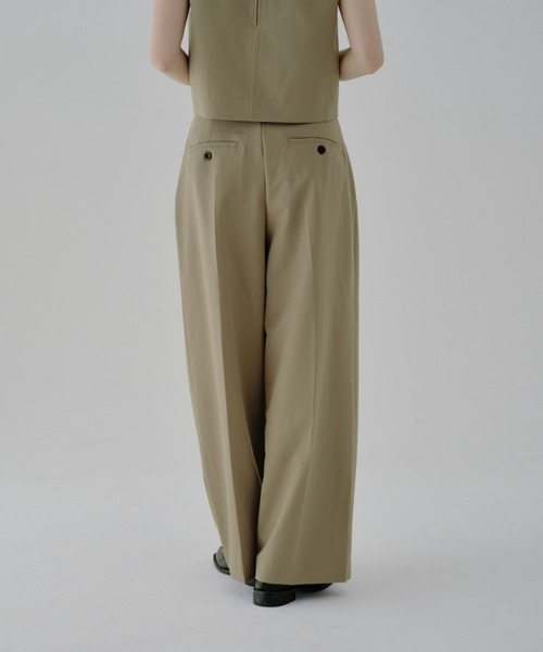 lit(リット)の「Double Tuck Straight Pants(スラックス・レディース・チャコールグレー/ブラック/ベージュ・38/36)」の5枚目の写真