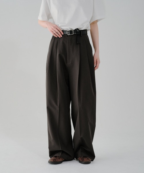 lit(リット)の「Double Tuck Straight Pants(スラックス・レディース・チャコールグレー/ブラック/ベージュ・38/36)」の12枚目の写真