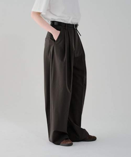 lit(リット)の「Double Tuck Straight Pants(スラックス・レディース・チャコールグレー/ブラック/ベージュ・38/36)」の14枚目の写真