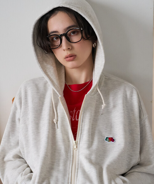 FREAK'S STORE(フリークスストア)の「FRUIT OF THE LOOM × FREAK'S STORE/フルーツオブザルーム 別注 ジップパーカー/ジップアップフーディー(パーカー・レディース・グリーン/ナチュラル/ブラウン・フリ-)」の4枚目の写真